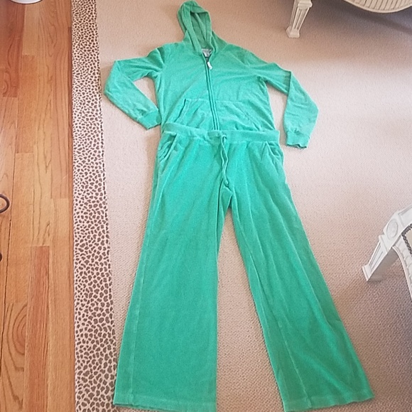 kelly green tracksuit